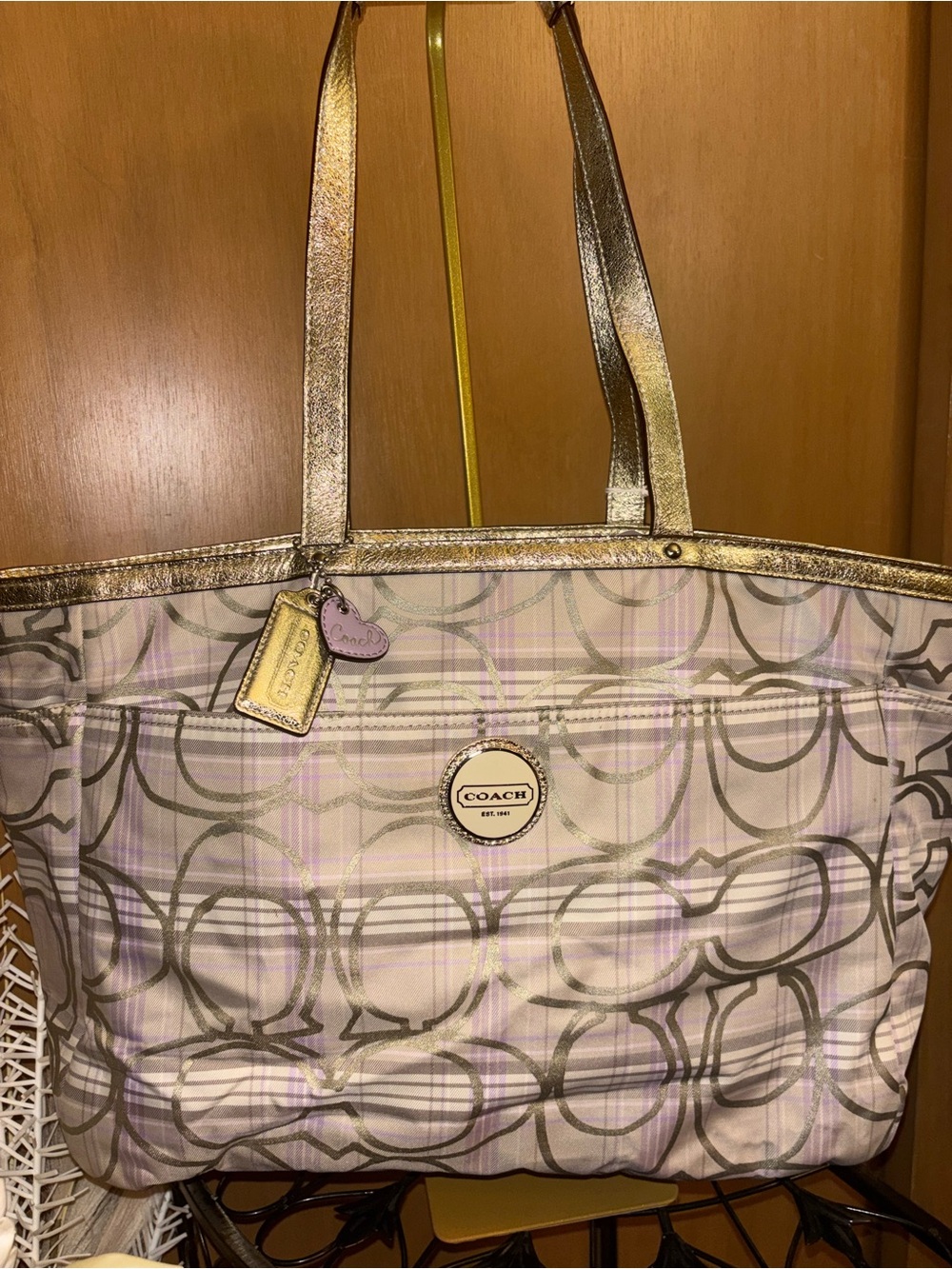 Coach F17137 Signature Tote in Pale Pink with Metallic Gold Trim - Picture 3 of 17